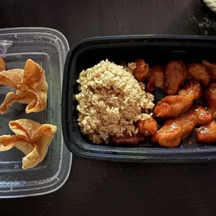 Hot braised chicken, single size, with fried rice and crab rangoon.