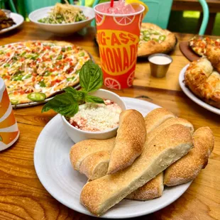 food, pizza