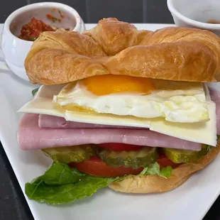 Breakfast sandwich