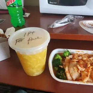 Lo mein, egg drop soup (upgraded from pint to quart for free), and hot and spicy chicken