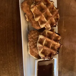 Chicken and waffles sliders with syrup