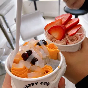 Thai chee and strawberry ice cream with strawberry toppings