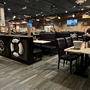 Saw in the reviews a couple people complaining about the decor.. this place is really on point
