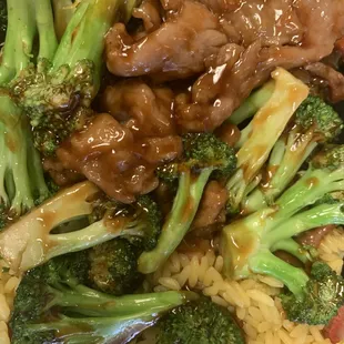 Beef with broccoli dinner combo