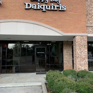 Neighborhood Daiquiri Shop, Grab&amp;Go or Stay&amp;Sip