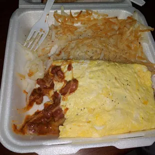 Chili cheese omelette with hash browns