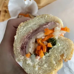 Bahn mi sandwich