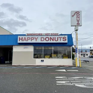 outside, view from parking lot