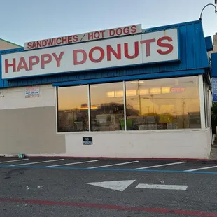Happy Donuts
