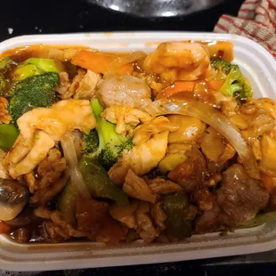 Chicken,  shrimp,  and pork Hunan. A great blend of sweet and spicy.