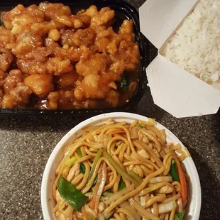 The General, chicken lo mein, and rice.