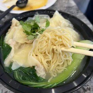 Pork Shrimp Wonton / Noodle Soup