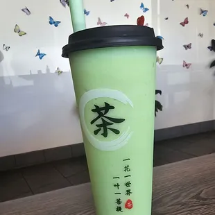 honey dew smoothie is bomb, i got #16 pho because i love Vietnamese food, unfortunately they didn't have bahn mi