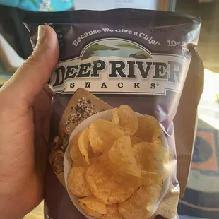 Black truffle chips