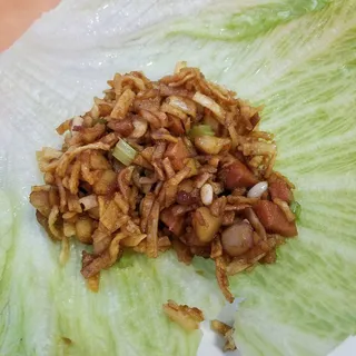 Minced Squab In Lettuce (4 Pieces)