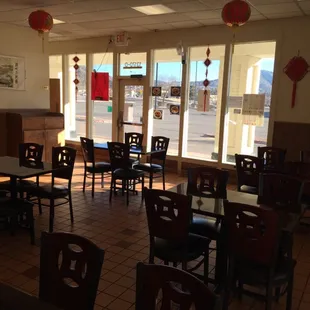 the inside of a chinese restaurant
