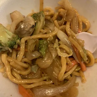 Vegetable lo mein