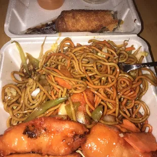 Would&apos;ve liked a less sweet sour sauce, wish the roll was played in a different box came soggy but overall great fast delivery and yummy!
