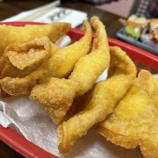 Cream cheese wontons