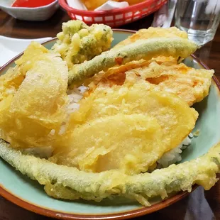 Vegetable tempura donburi