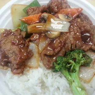 Sha Cha Beef Lunch Special. Comes with eggroll or choice of soup.