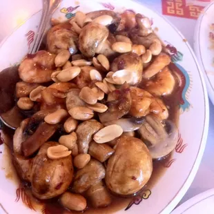 Kung po shrimp. Very good but I will request a little more spice. Love my Kung po real spicy.
