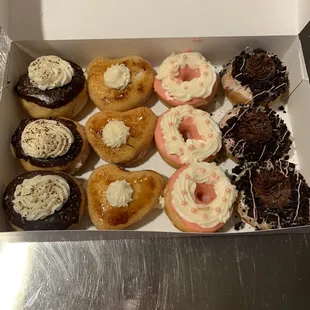 2022 Valentine&apos;s Day Specialty Box