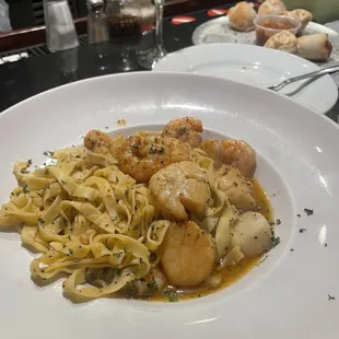 Diver scallops and shrimp: Delicious!!