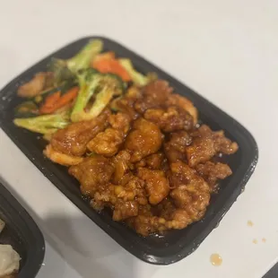 Happy Kitchen & Sushi bar