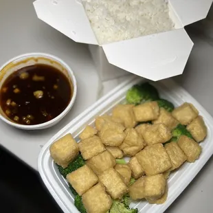 H5. General Tso&apos;s Tofu - wish it wasn&apos;t breaded!