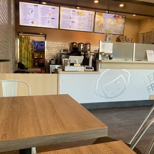 the inside of a fast food restaurant