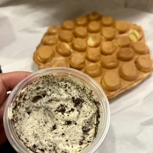J1. Original Waffle w/ Oreo Dip