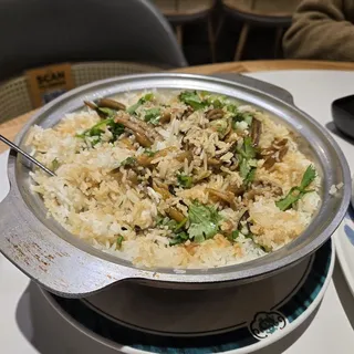 Yellow Eel with Rice in Clay Pot (For 3-4)