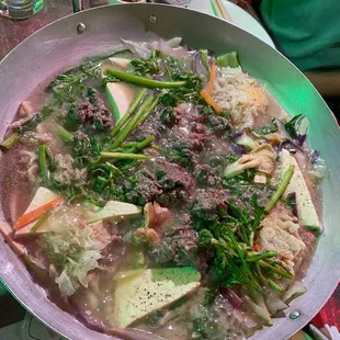 Bulgogi Jeongol (Hot pot)