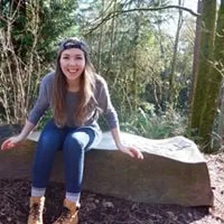 Simone L.