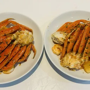 Snow crabs, shrimp and dill yuca