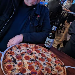 Ohmygawd, this pizza is SO GOOD. And I live in the land of great pizza, Chicago