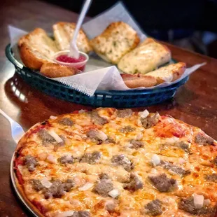 12" pizza and an order of cheesy garlic bread.