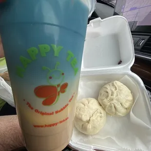 Hot buns and cloud sky tea