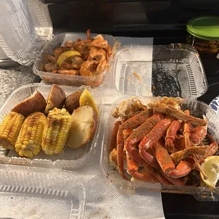 1 lb Steamed snow Crab Leg w old bay, steamed shrimp, corn, potatoes