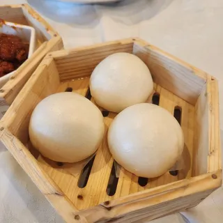 Steamed Custard Bun W/ Mochi(L) (L)