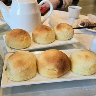 Baked Bbq Pork Bun(L) (L)