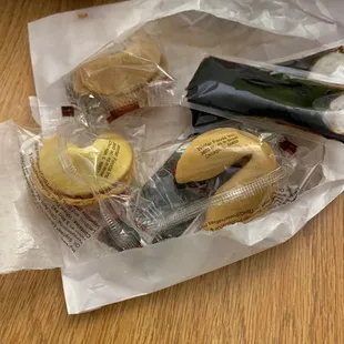 Ordered a bunch of food from a motel as I&apos;m working out of town and it came with no utensils. I will never order from here again.