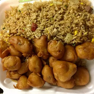 Sweet and sour pork plate (sauce on the side)....delicious!