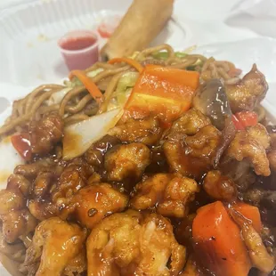 Szechuan Chicken with Chow Mein Lunch Special