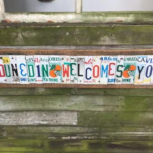 Cleaver auto tag decoupage