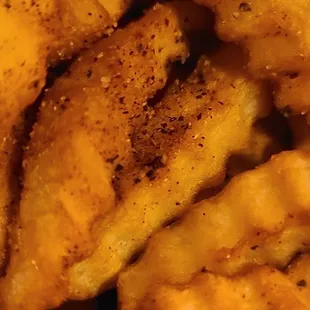 a pile of fried potatoes