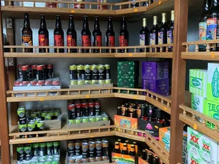 Cousins Liquor & Deli