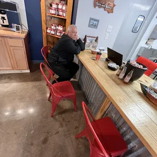 Cutest little counter for enjoying authentic Cajun foods in case you just can&apos;t wait like me