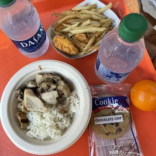 Kids meals (chicken nuggets / chicken and rice)
